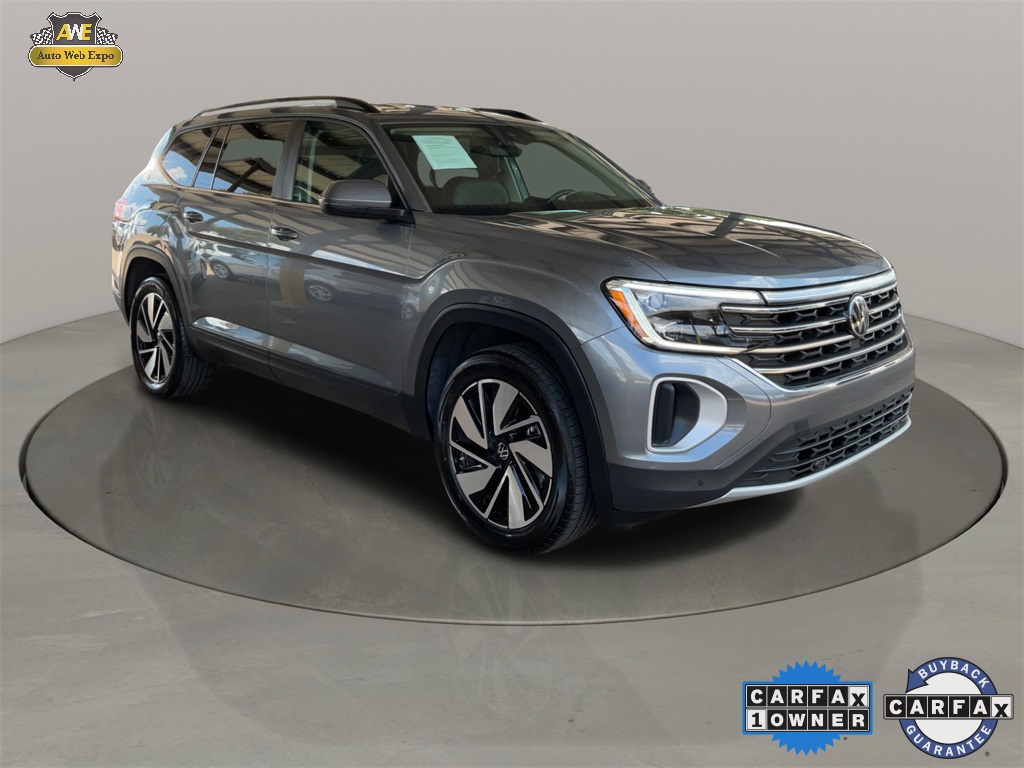 2024 Volkswagen Atlas 2.0T SE Technology Image 3 of 61