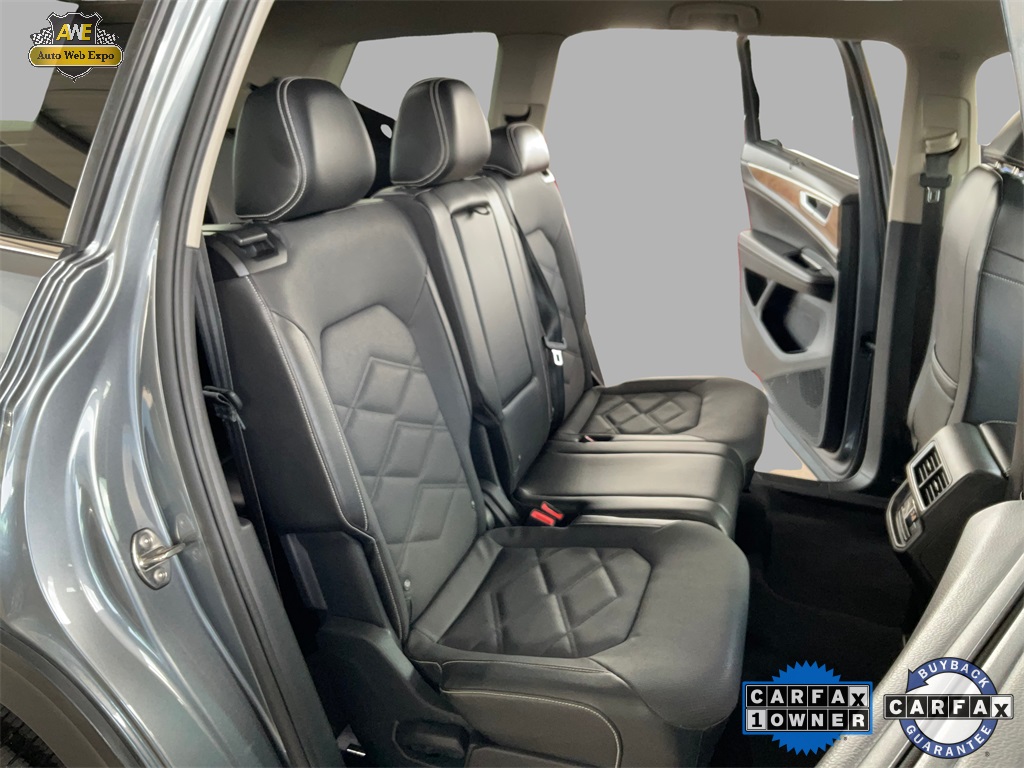 2024 Volkswagen Atlas 2.0T SE Technology Image 16 of 61