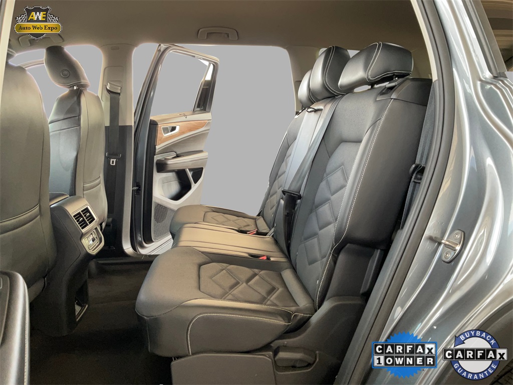 2024 Volkswagen Atlas 2.0T SE Technology Image 21 of 61