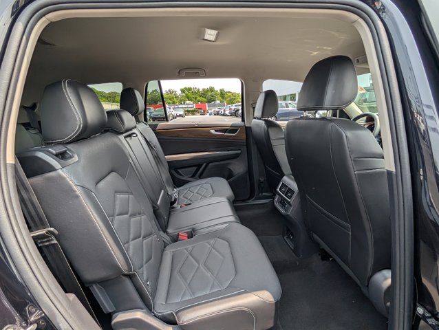 Vehicle image 12 of 32