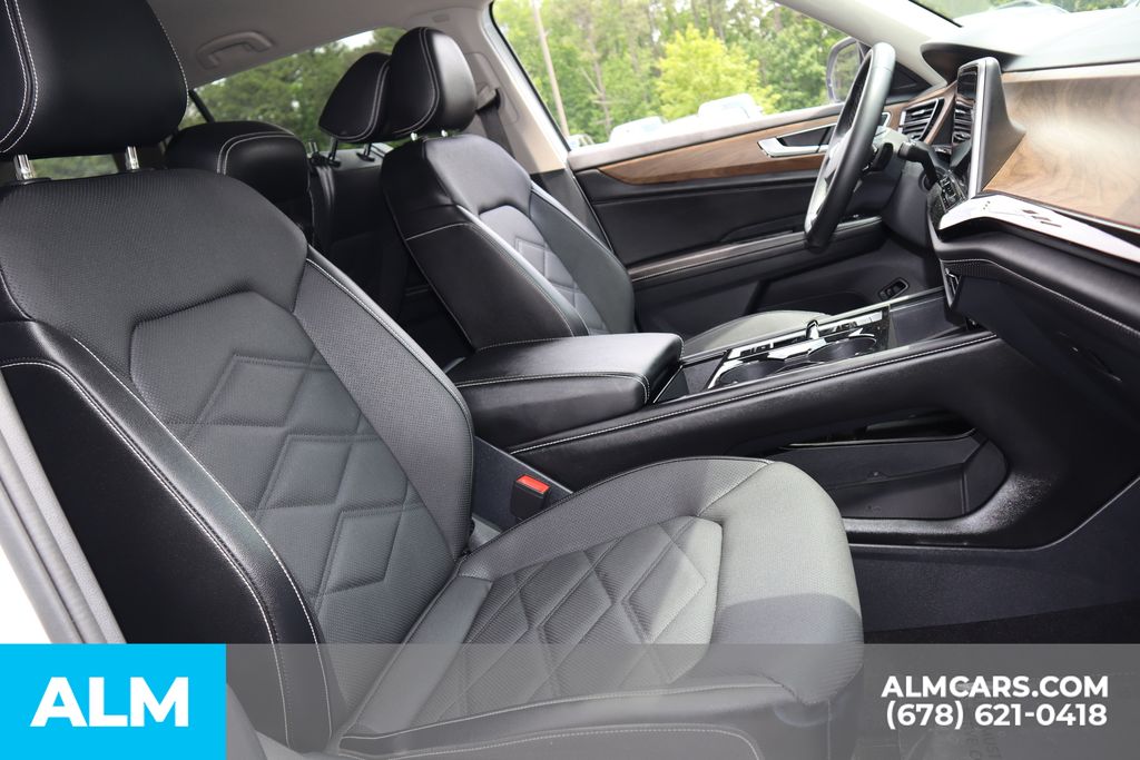 2024 Volkswagen Atlas 2.0T SE Technology Image 30 of 41