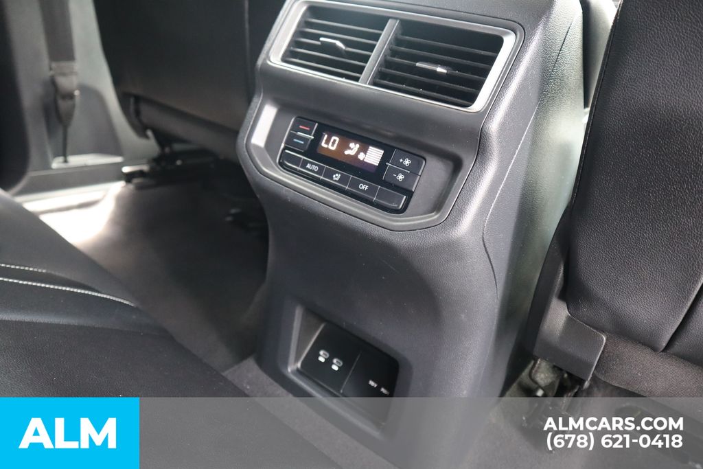 2024 Volkswagen Atlas 2.0T SE Technology Image 27 of 41