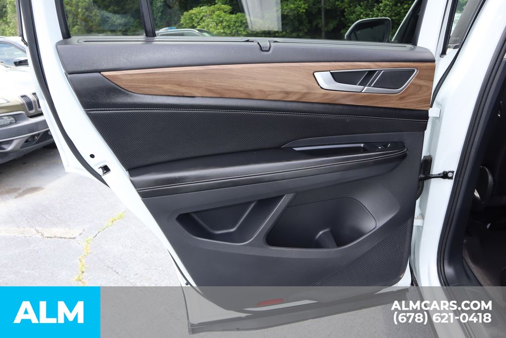 2024 Volkswagen Atlas 2.0T SE Technology Image 23 of 41