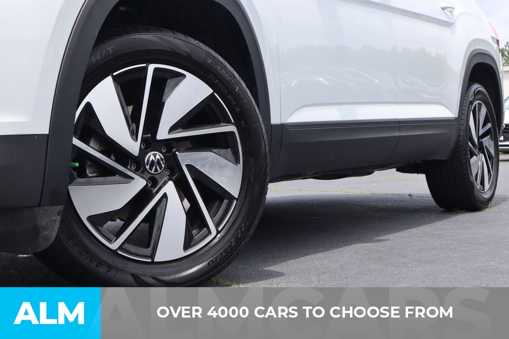 2024 Volkswagen Atlas 2.0T SE Technology Image 8 of 41