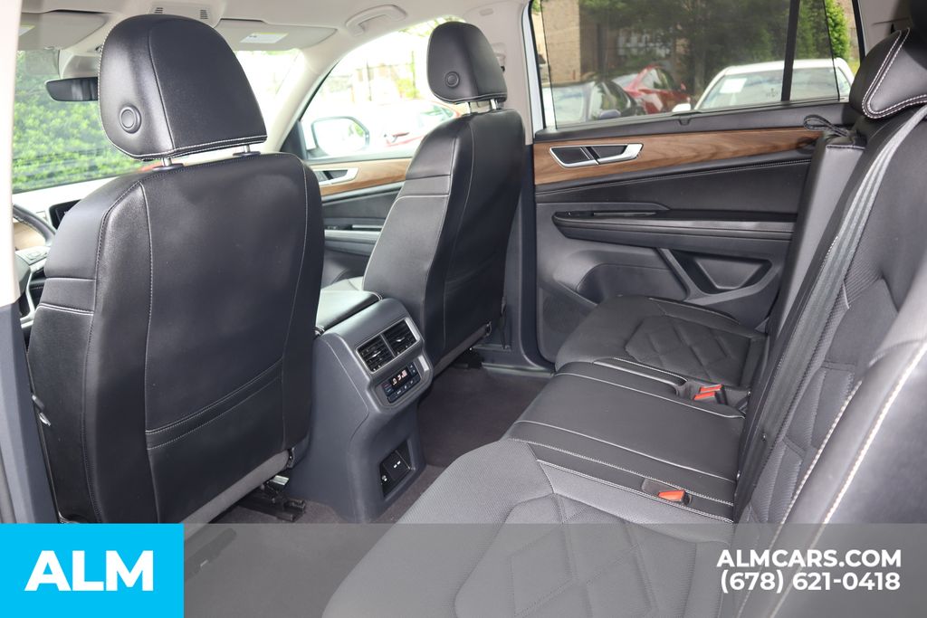 2024 Volkswagen Atlas 2.0T SE Technology Image 21 of 41