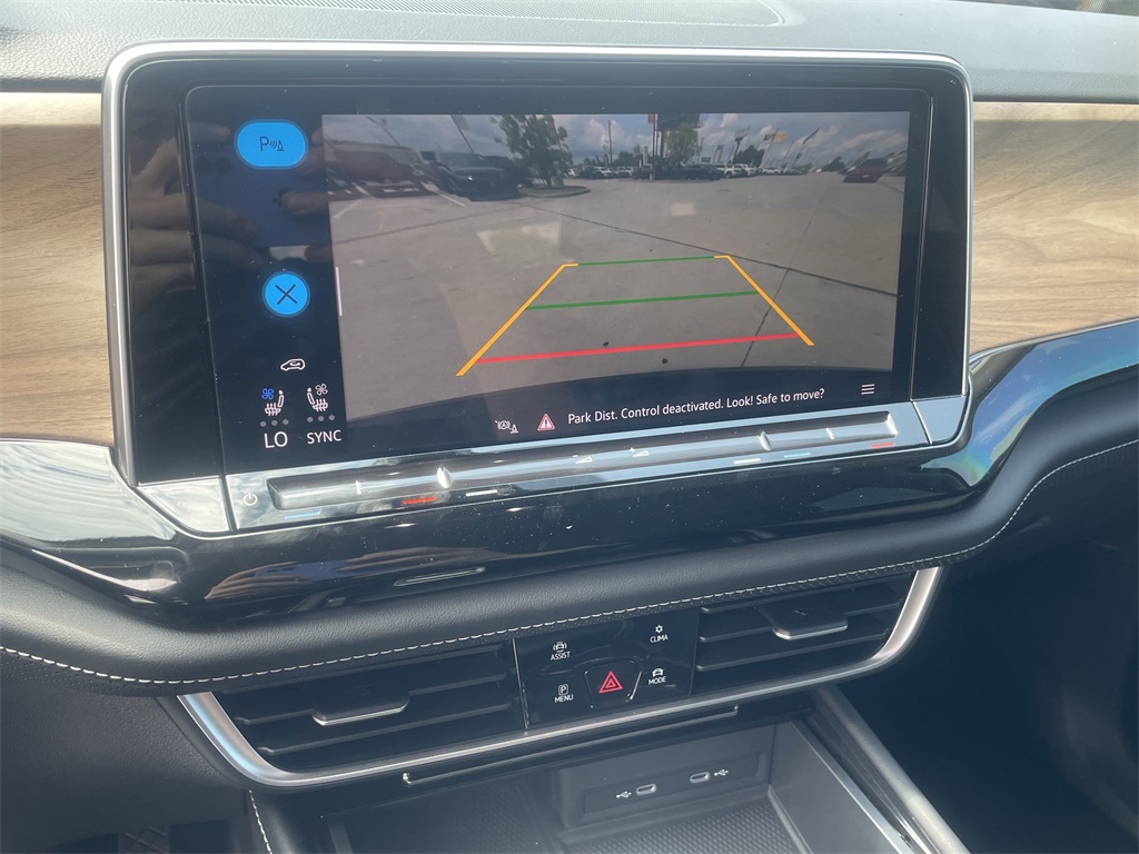 2024 Volkswagen Atlas 2.0T SE Technology Image 15 of 29
