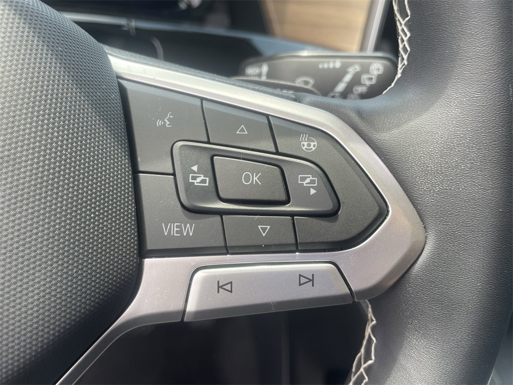 2024 Volkswagen Atlas 2.0T SE Technology Image 21 of 29