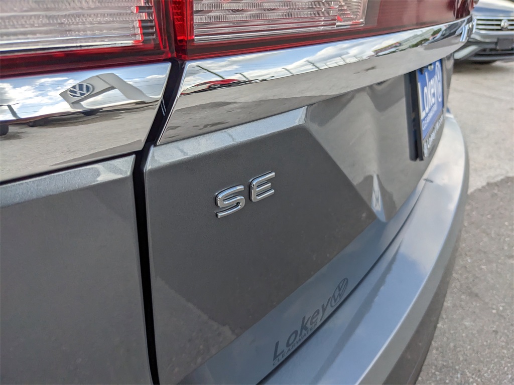 2024 Volkswagen Atlas 2.0T SE Technology Image 13 of 37