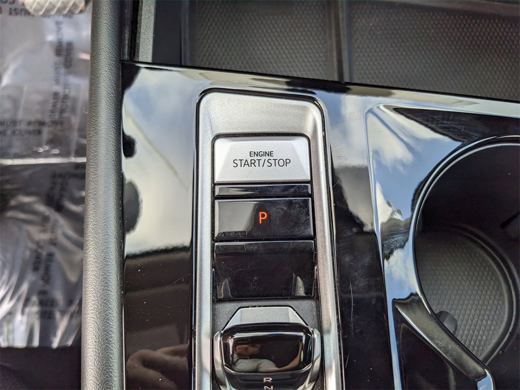 2024 Volkswagen Atlas 2.0T SE Technology Image 25 of 37