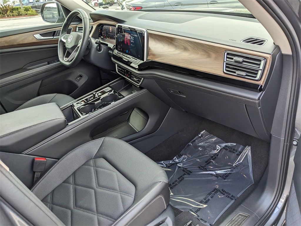 2024 Volkswagen Atlas 2.0T SE Technology Image 32 of 37