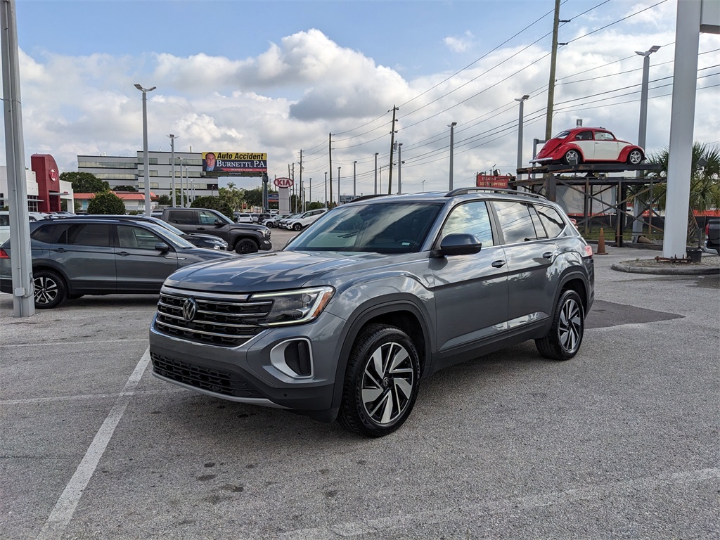 2024 Volkswagen Atlas 2.0T SE Technology Image 1 of 37