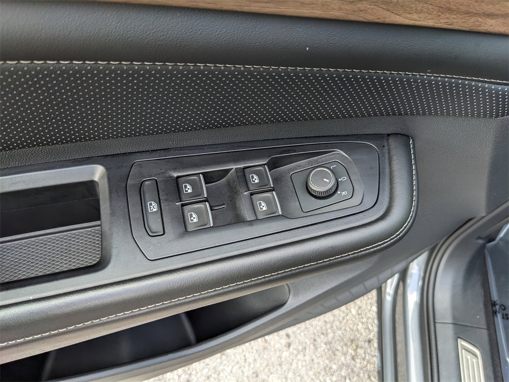 2024 Volkswagen Atlas 2.0T SE Technology Image 28 of 37