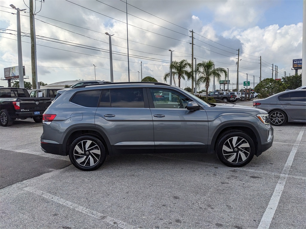 2024 Volkswagen Atlas 2.0T SE Technology Image 5 of 37