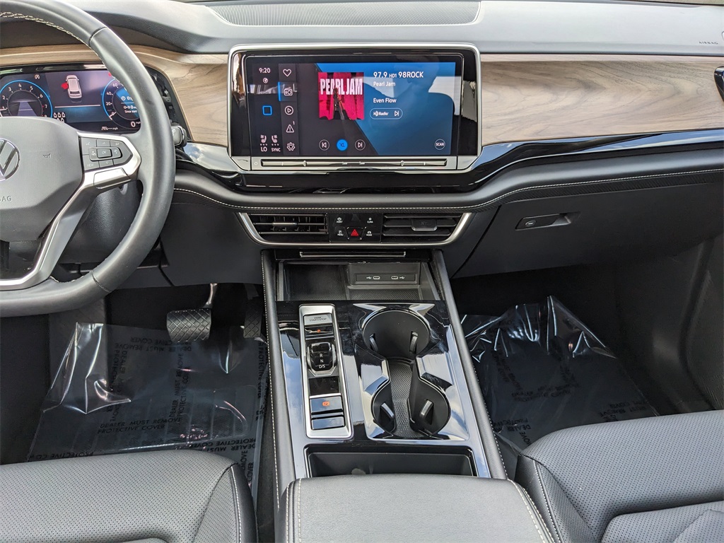 2024 Volkswagen Atlas 2.0T SE Technology Image 18 of 37