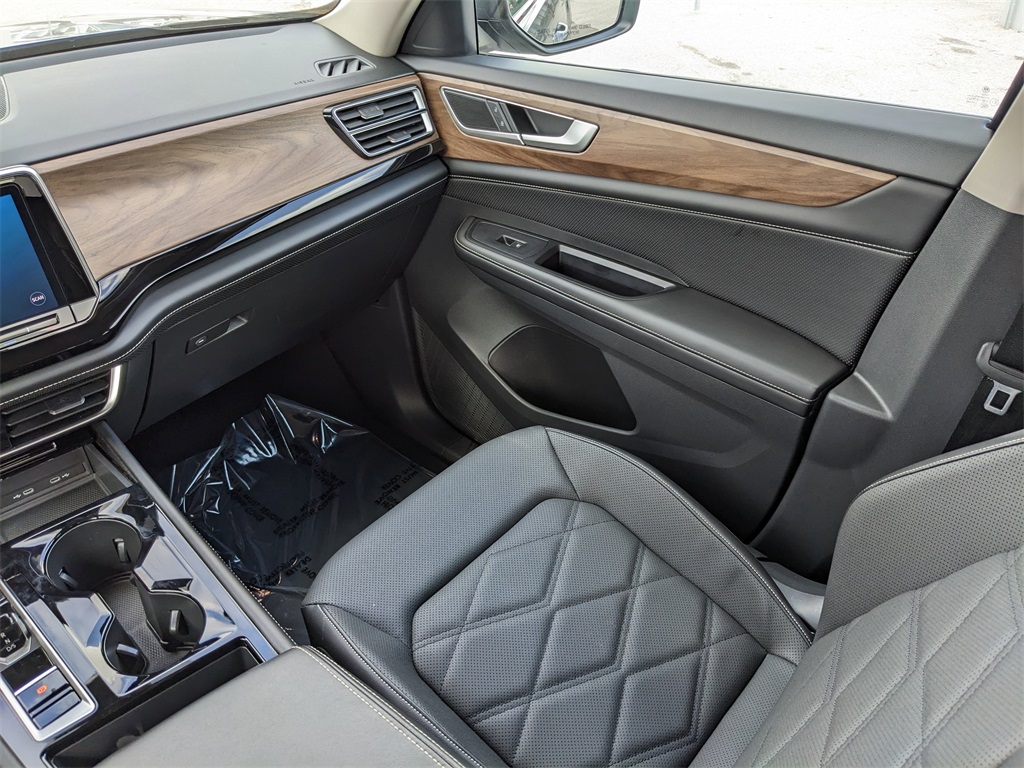2024 Volkswagen Atlas 2.0T SE Technology Image 31 of 37
