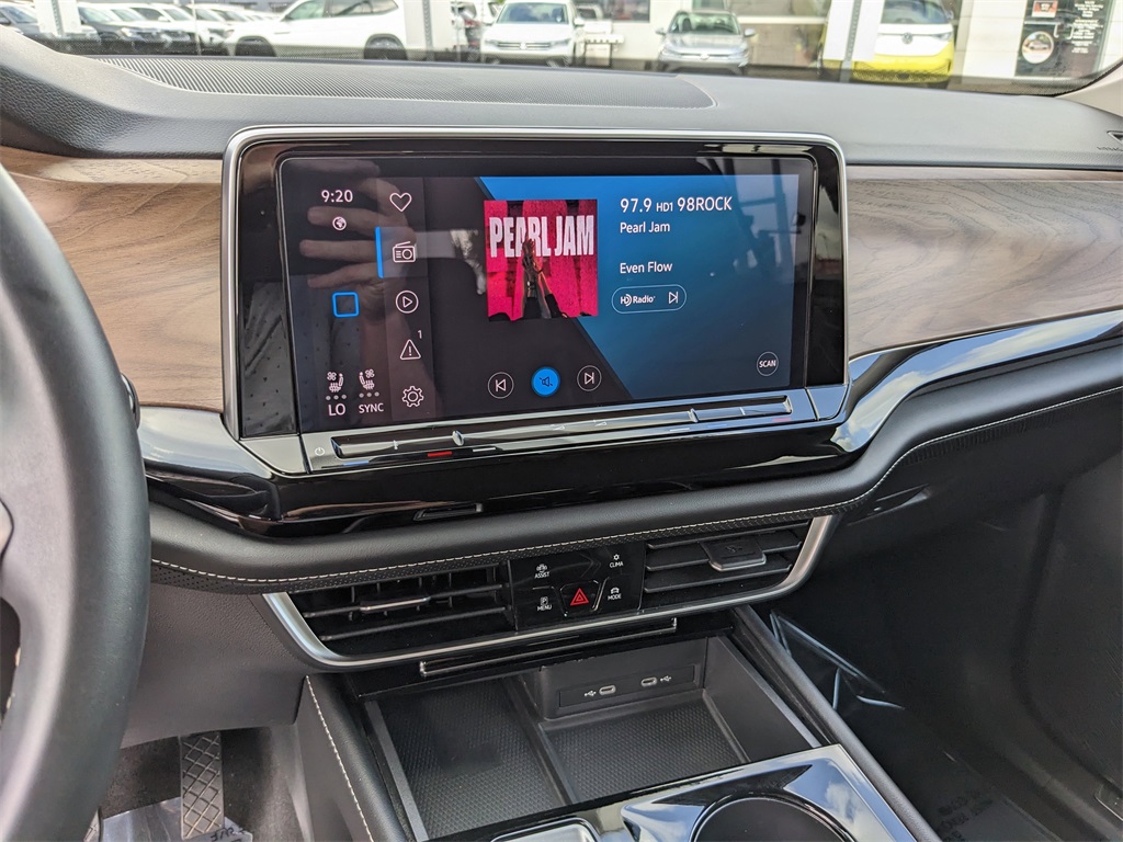 2024 Volkswagen Atlas 2.0T SE Technology Image 22 of 37
