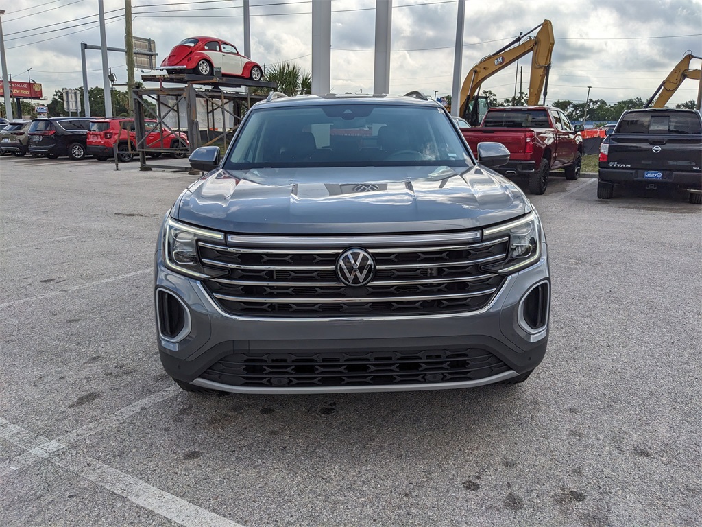 2024 Volkswagen Atlas 2.0T SE Technology Image 3 of 37