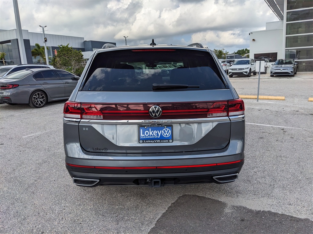 2024 Volkswagen Atlas 2.0T SE Technology Image 7 of 37