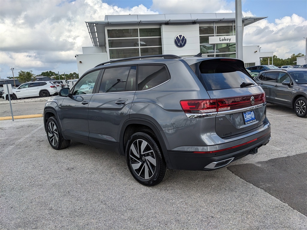 2024 Volkswagen Atlas 2.0T SE Technology Image 8 of 37