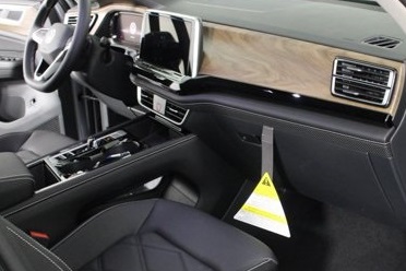 Vehicle image 9 of 21