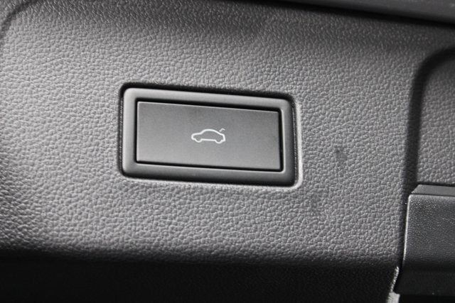 Vehicle image 8 of 21