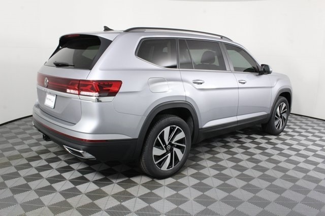 Vehicle image 3 of 21