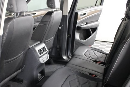 Vehicle image 13 of 21