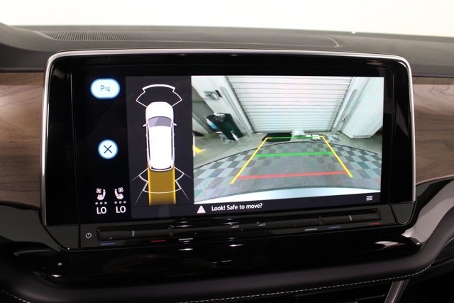 Vehicle image 7 of 21