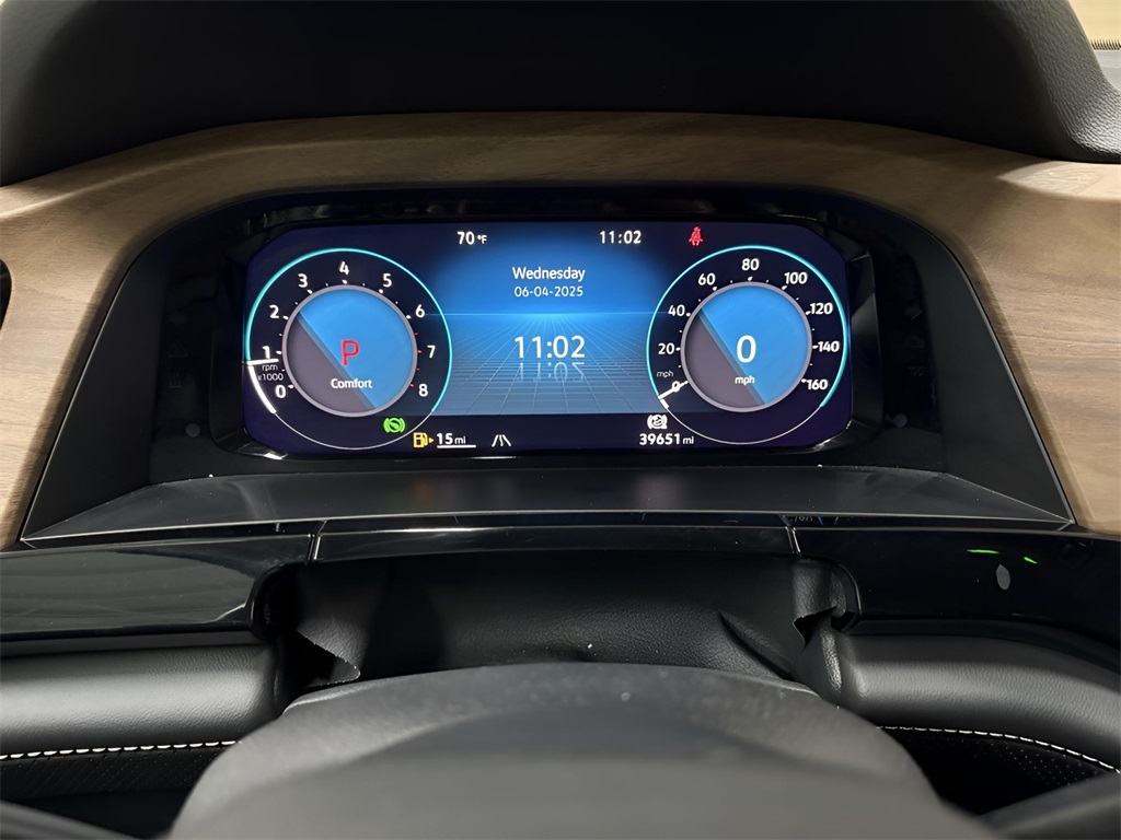 Vehicle image 17 of 28