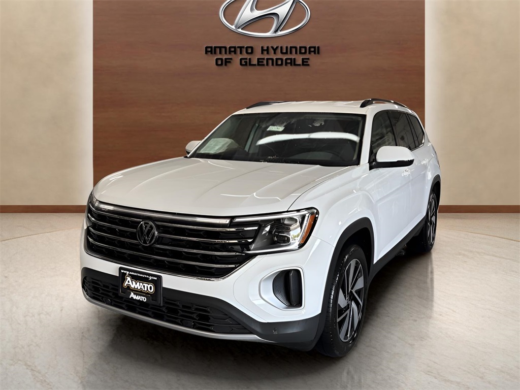 Vehicle image 2 of 28