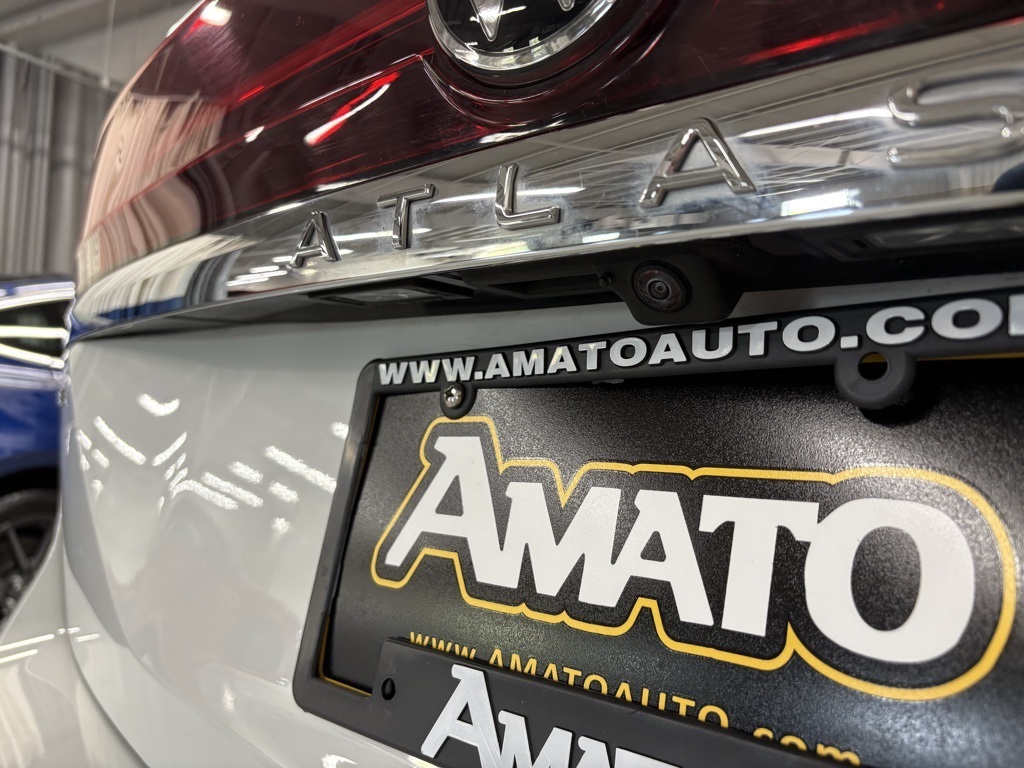 Vehicle image 27 of 28