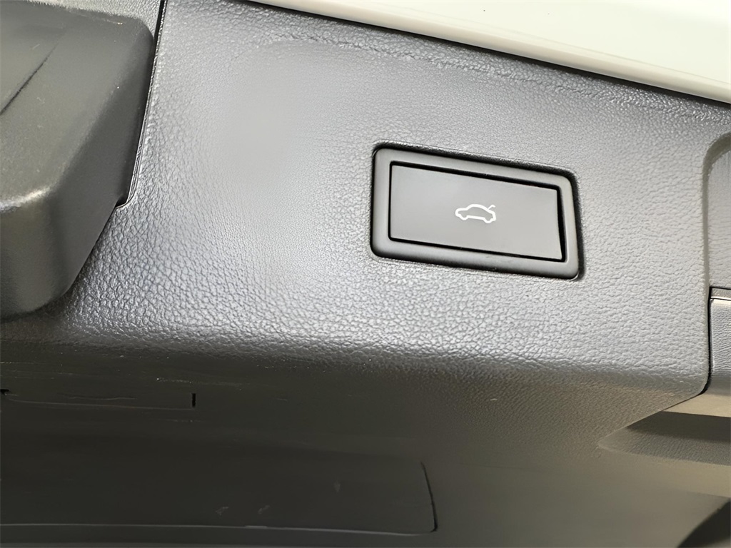 Vehicle image 28 of 28