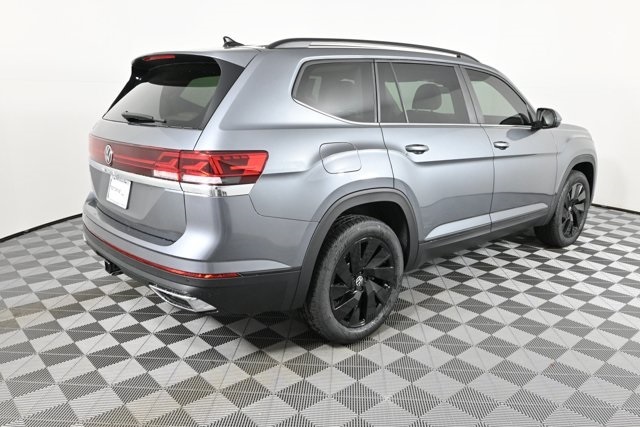 Vehicle image 3 of 21