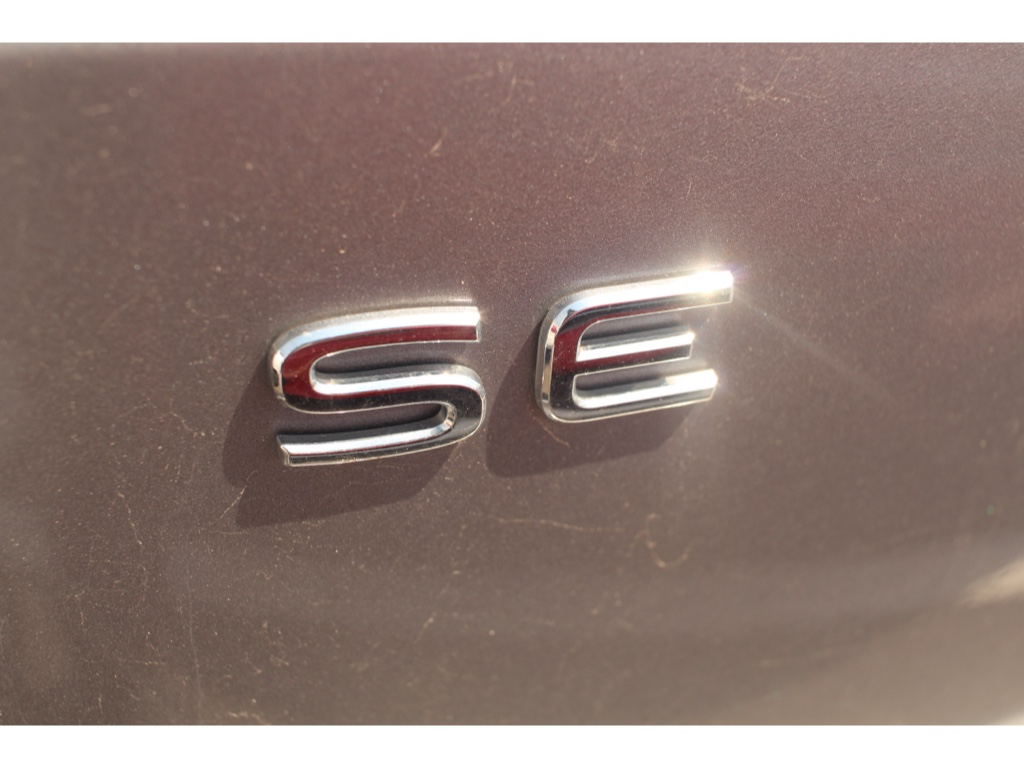 2024 Volkswagen Atlas 2.0T SE Technology Image 8 of 10