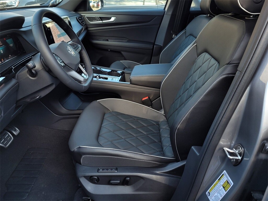 Vehicle image 6 of 6