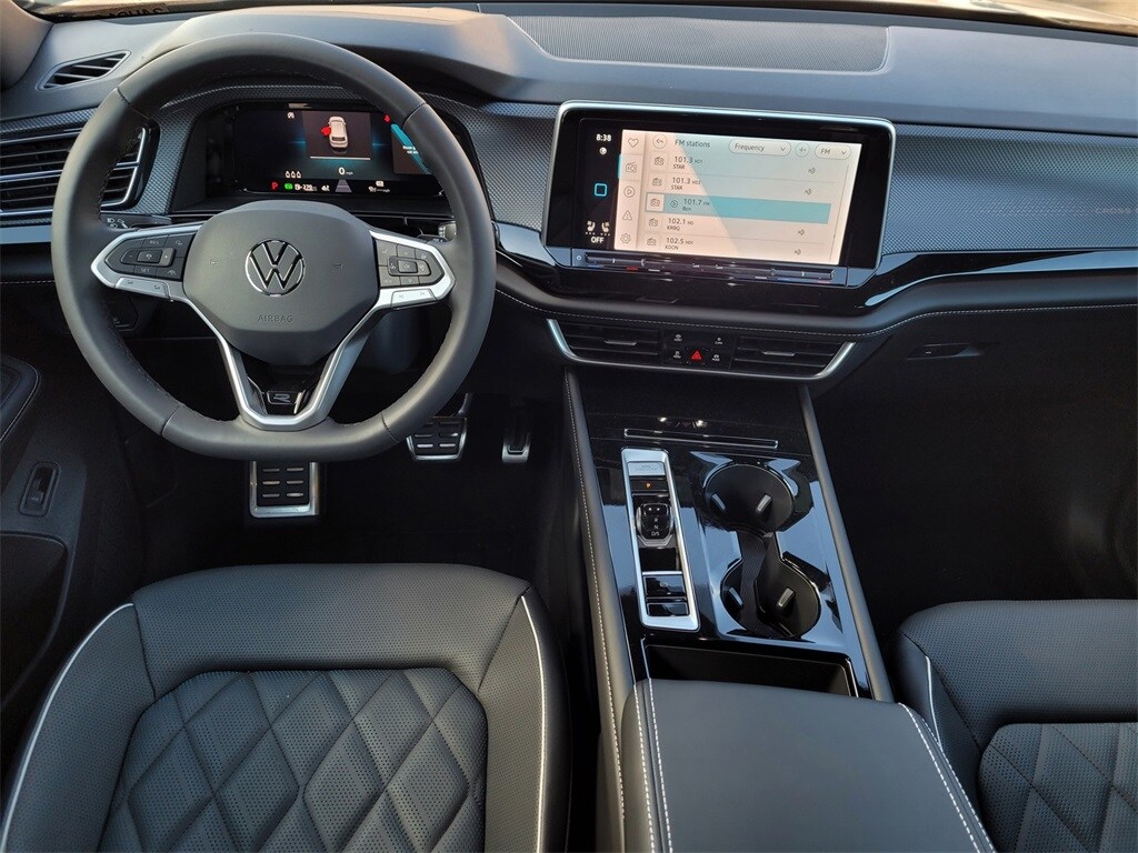Vehicle image 5 of 6