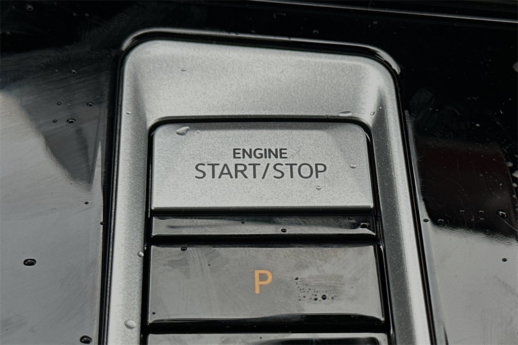 Vehicle image 20 of 23