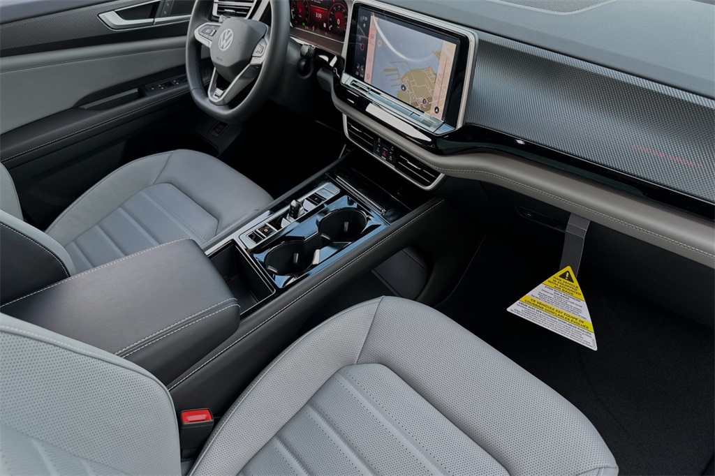 Vehicle image 13 of 23