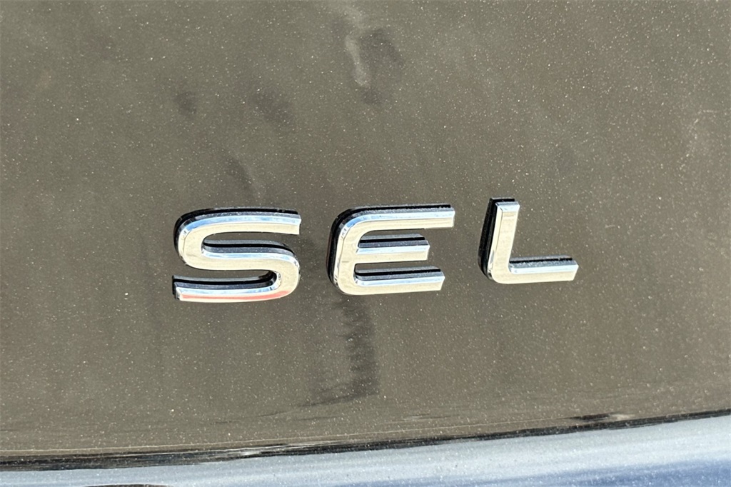 Vehicle image 22 of 23