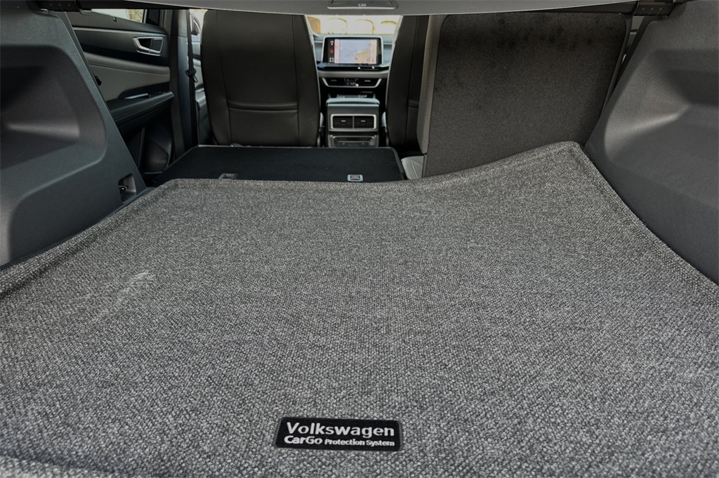 Vehicle image 12 of 23