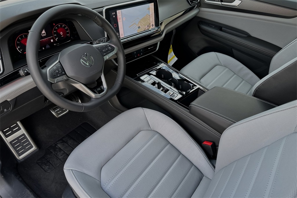 Vehicle image 7 of 23
