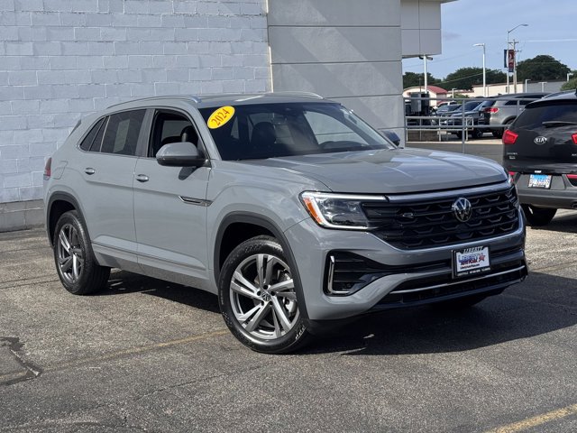 2024 Volkswagen Atlas Cross Sport 2.0T SEL R-Line Image 5 of 38