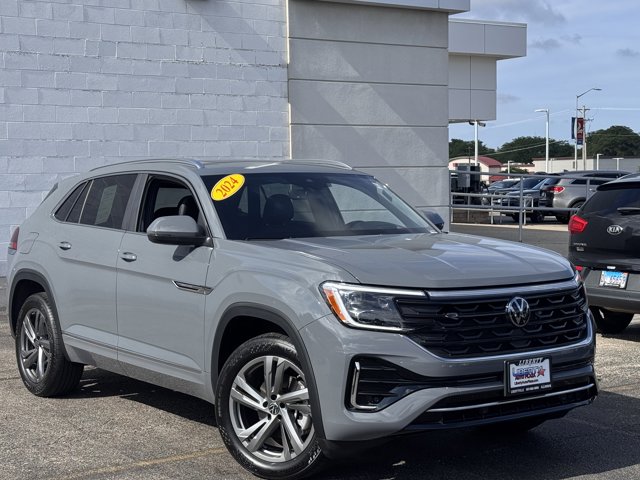 2024 Volkswagen Atlas Cross Sport 2.0T SEL R-Line Image 6 of 38