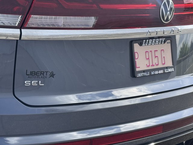 2024 Volkswagen Atlas Cross Sport 2.0T SEL R-Line Image 32 of 38