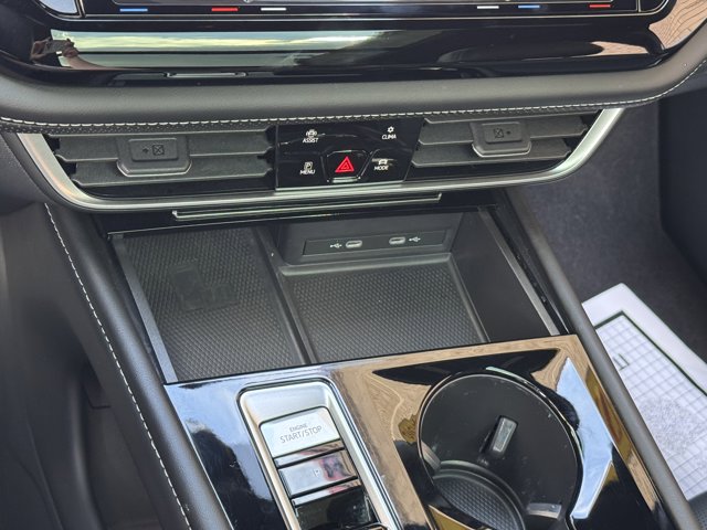 2024 Volkswagen Atlas Cross Sport 2.0T SEL R-Line Image 31 of 38