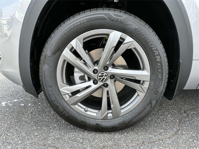 Vehicle image 7 of 18