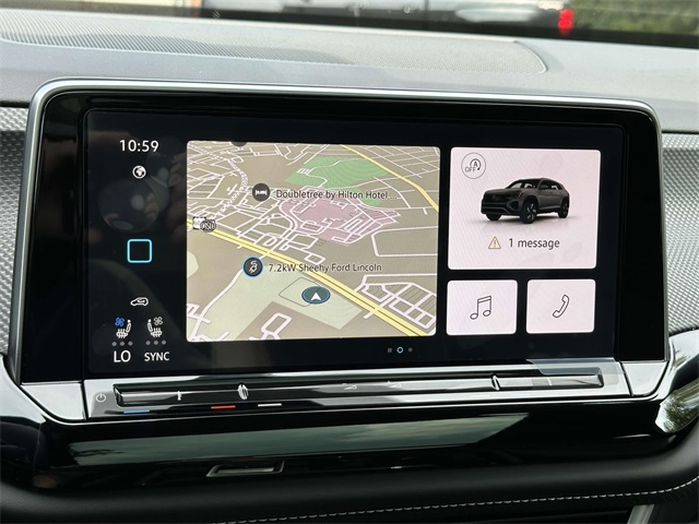 Vehicle image 15 of 18