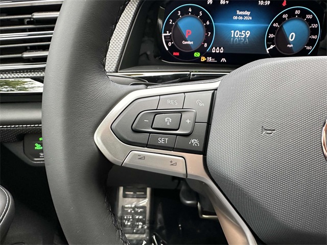 Vehicle image 13 of 18