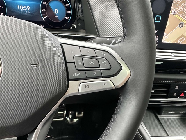 Vehicle image 12 of 18