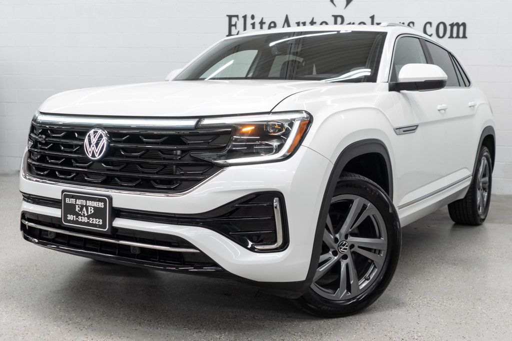 2024 Volkswagen Atlas Cross Sport 2.0T SEL R-Line Image 3 of 58
